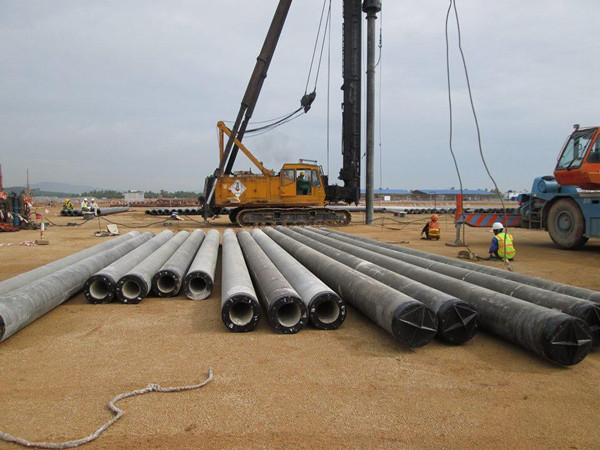 Ép cọc bê tông có sẵn